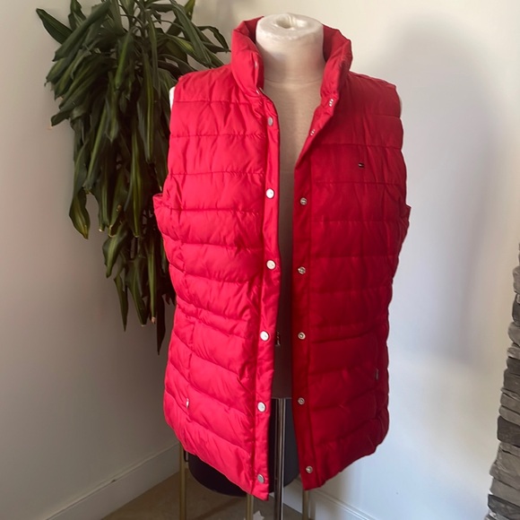 Tommy Hilfiger vest - Picture 1 of 5